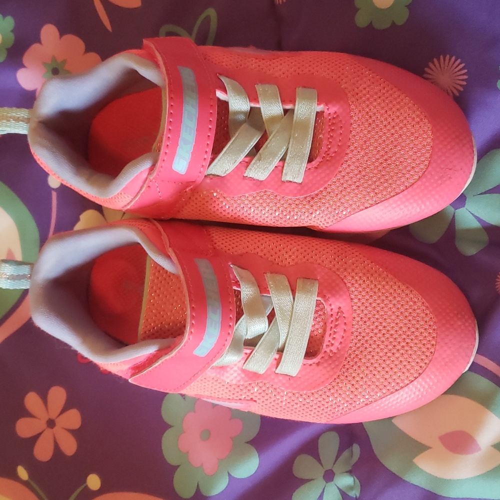 Size 10 toddler sneakers Sketchers